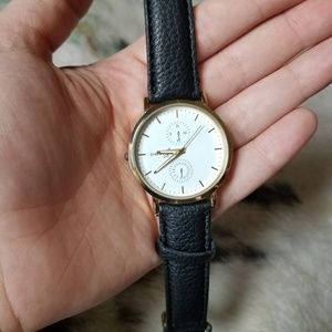 Leather band womens watch
